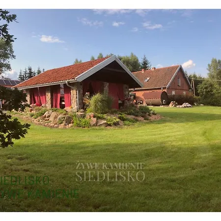 Siedlisko Zywe Kamienie Guest house Naguszewo